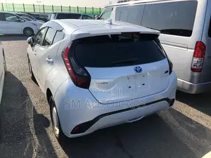 Toyota Aqua New Shape X Pearl 2021