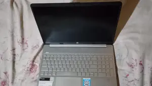 Hp 15-dw3033dx Core I3 11th Gen (8gb/256gb Ssd)