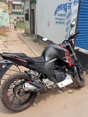 Yamaha FZs V2 . 2025
