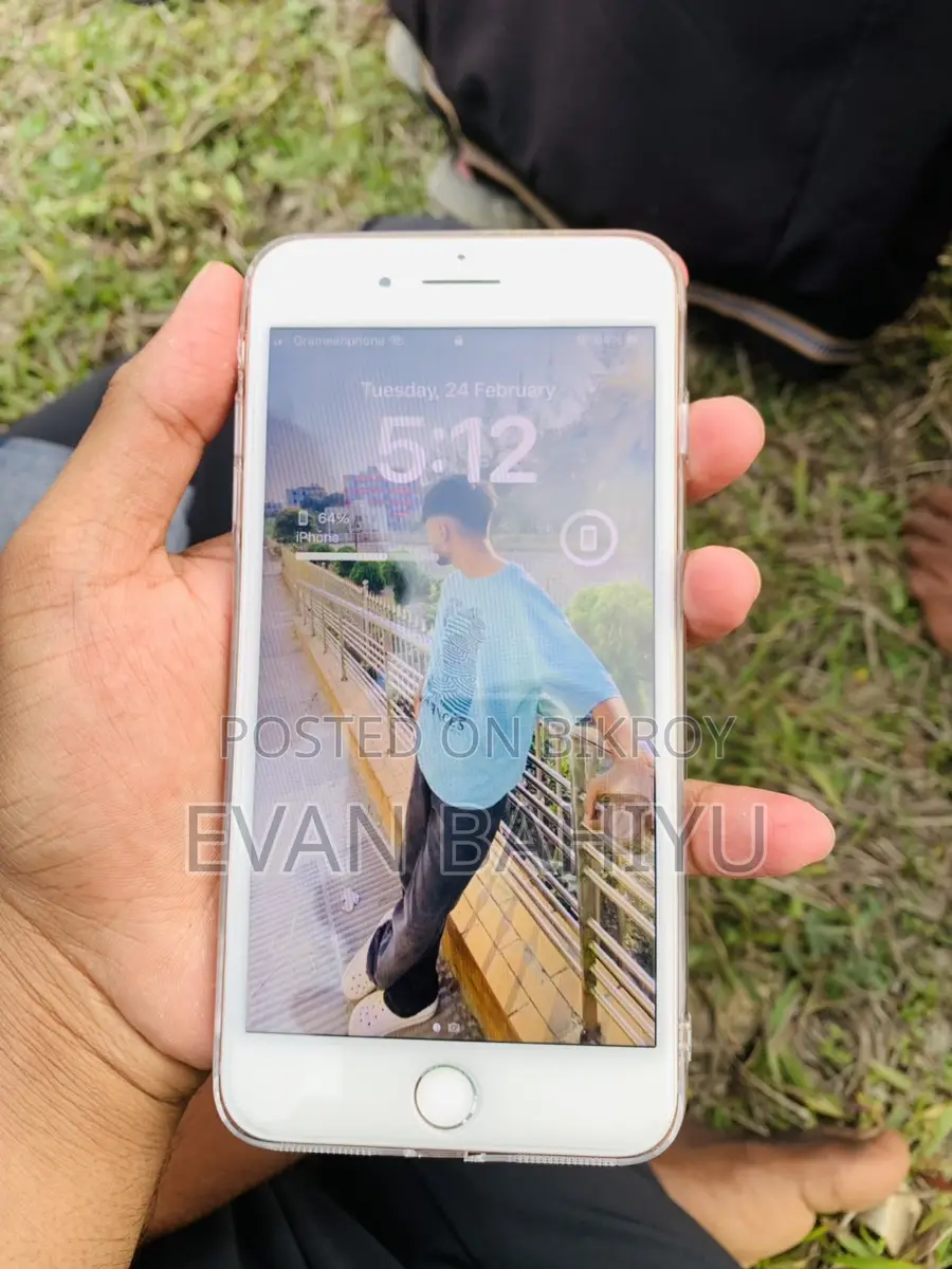 Apple iPhone 8 Plus (Used)