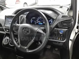 Toyota Voxy hybrid ZS 2021