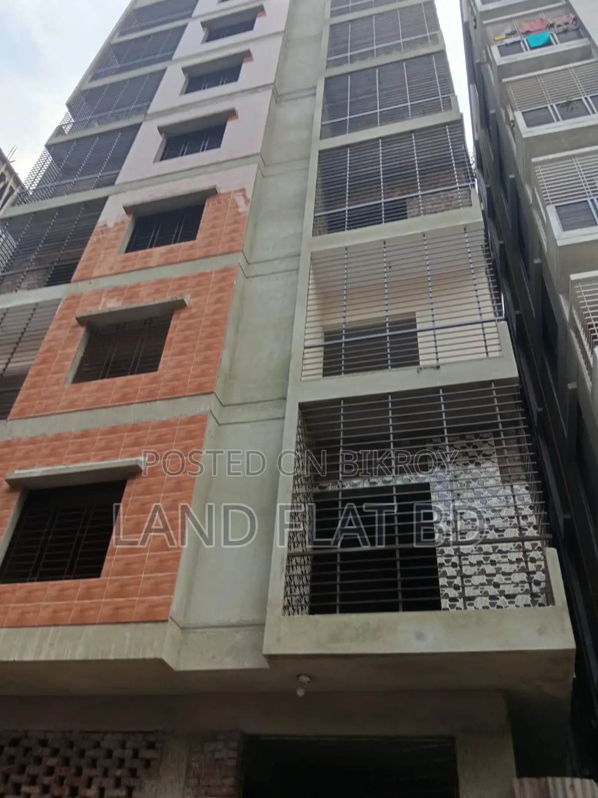 1060 SFT @ FUTURE TOWN READY FLAT SALE