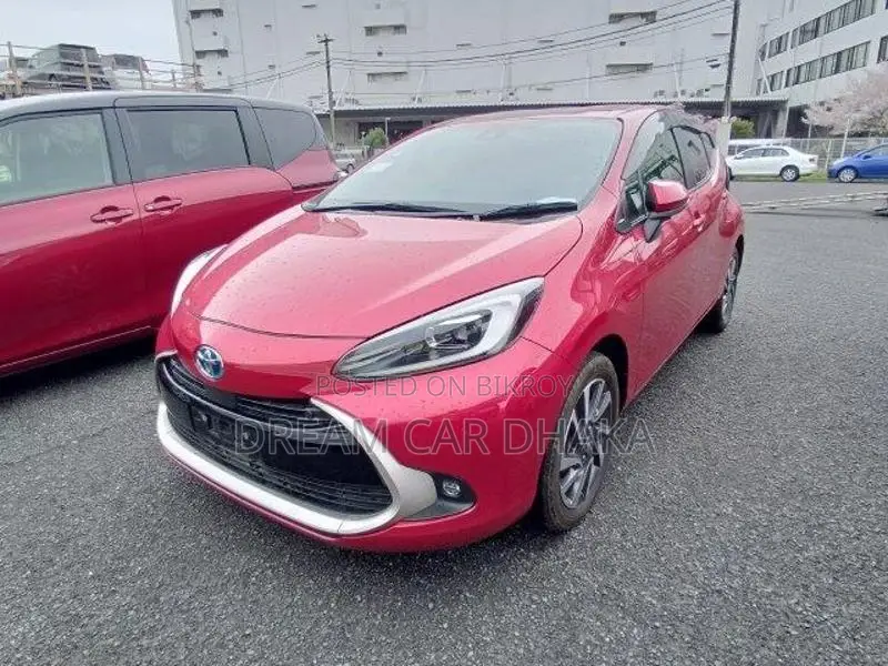 Toyota Aqua Z PKG RED,360 CAMERA 2021