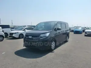 Toyota Noah Non Hybrid X Black 2020