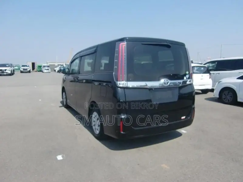 Toyota Noah Non Hybrid X Black 2020