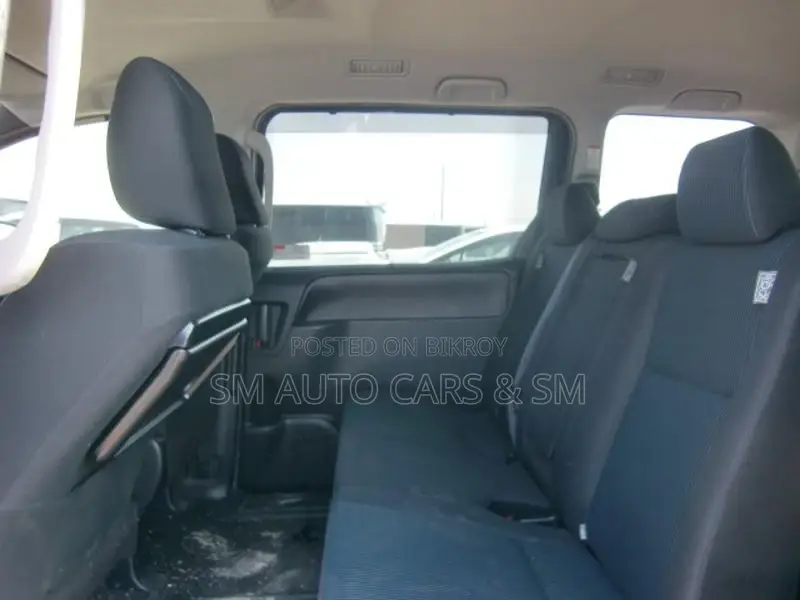 Toyota Noah Non Hybrid X Black 2020