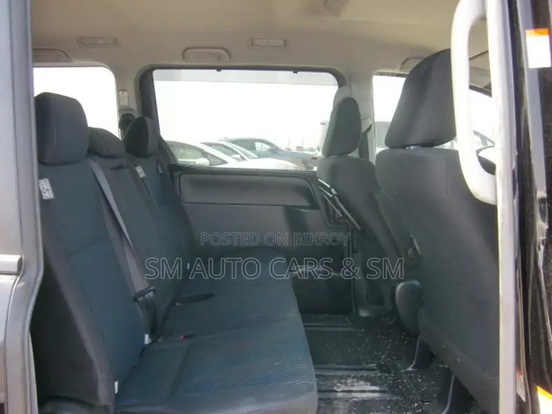 Toyota Noah Non Hybrid X Black 2020