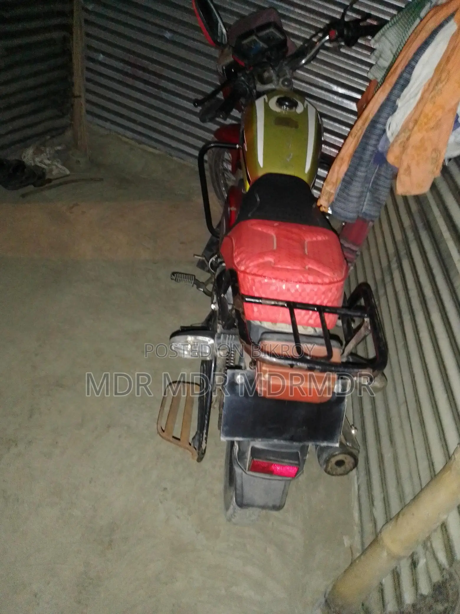 Bajaj Discover 100 . 2013