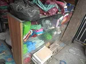 গ্লাস সেলফ