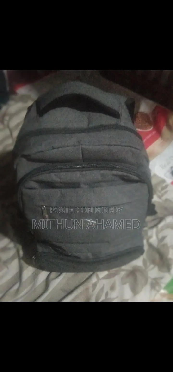 ব্যাকপ্যাক বিক্রয়ের জন্য