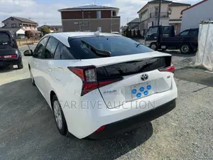 Toyota Prius HYBRID S 2021