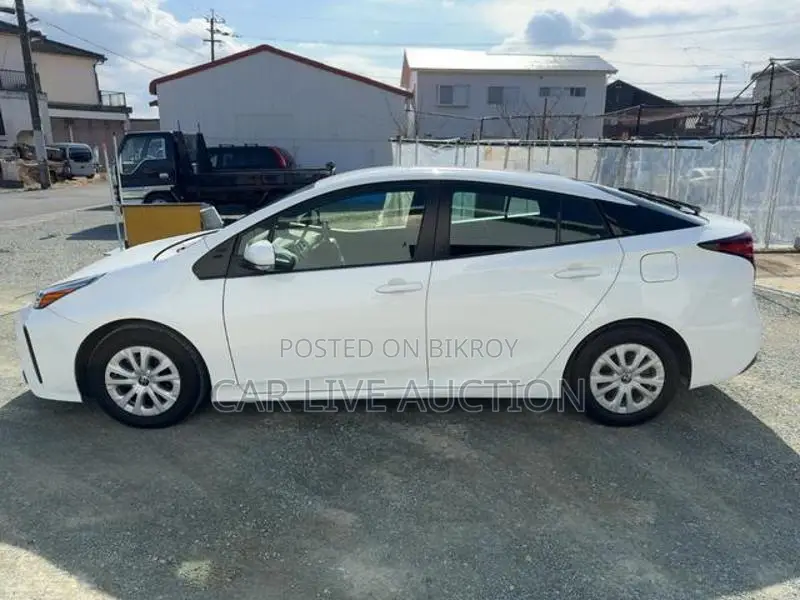 Toyota Prius HYBRID S 2021