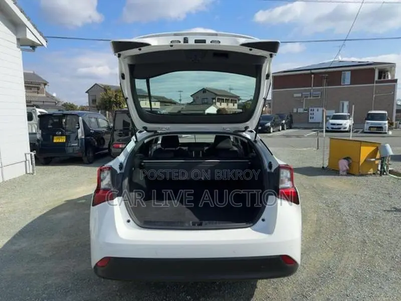 Toyota Prius HYBRID S 2021