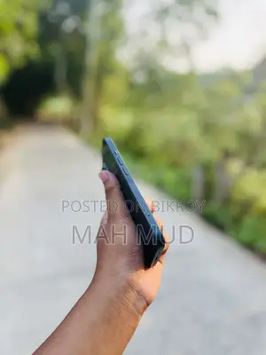 Apple iPhone 13 (Used)