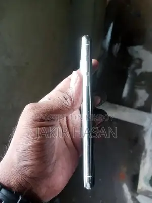 Apple iPhone X (Used)