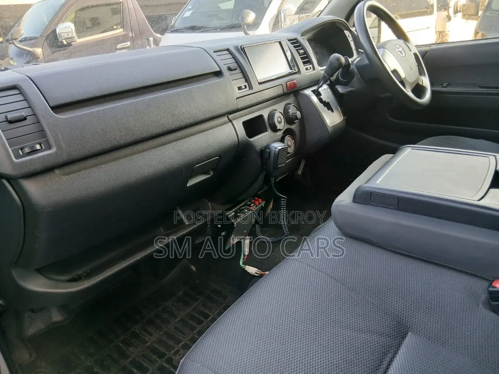 Toyota Hiace Ambulance DX Silver 2021