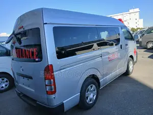 Toyota Hiace Ambulance DX Silver 2021