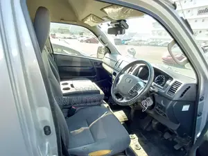 Toyota Hiace Ambulance DX Silver 2021