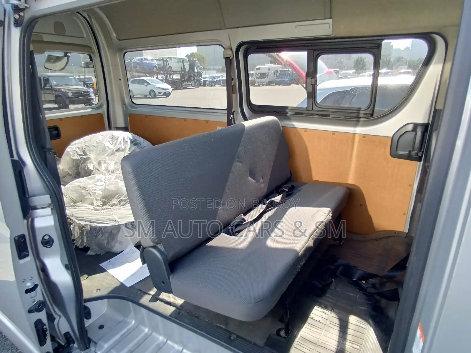 Toyota Hiace Ambulance DX Silver 2021