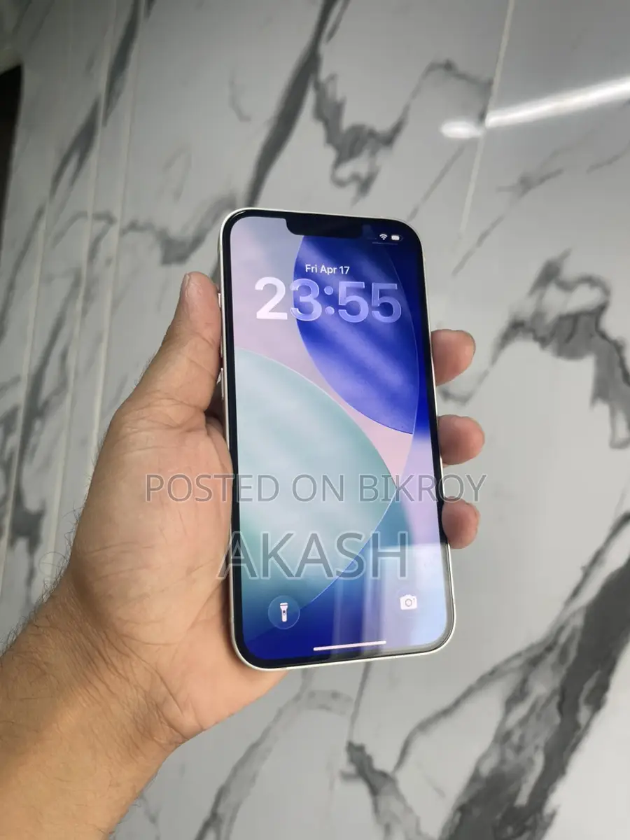 Apple iPhone 13 (Used)