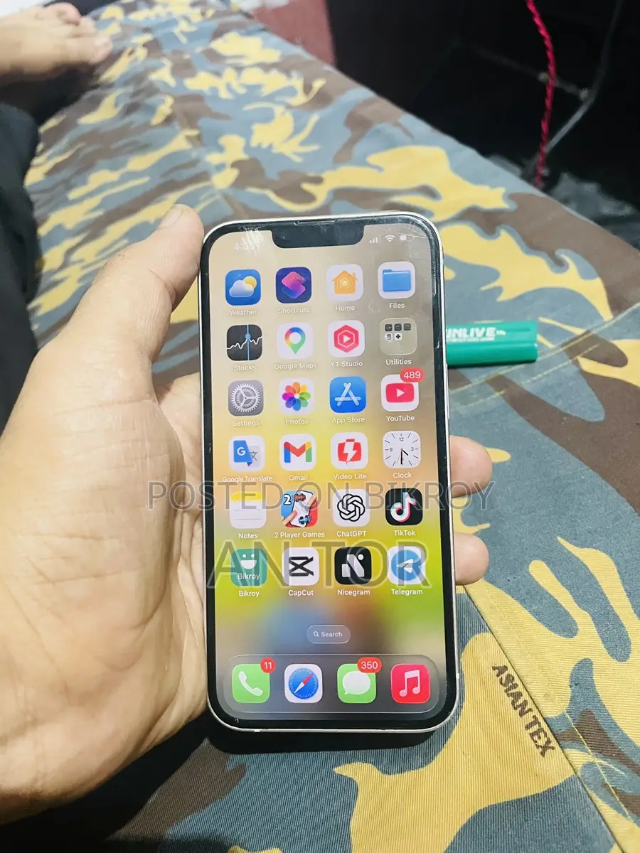 Apple iPhone 13 . (Used)