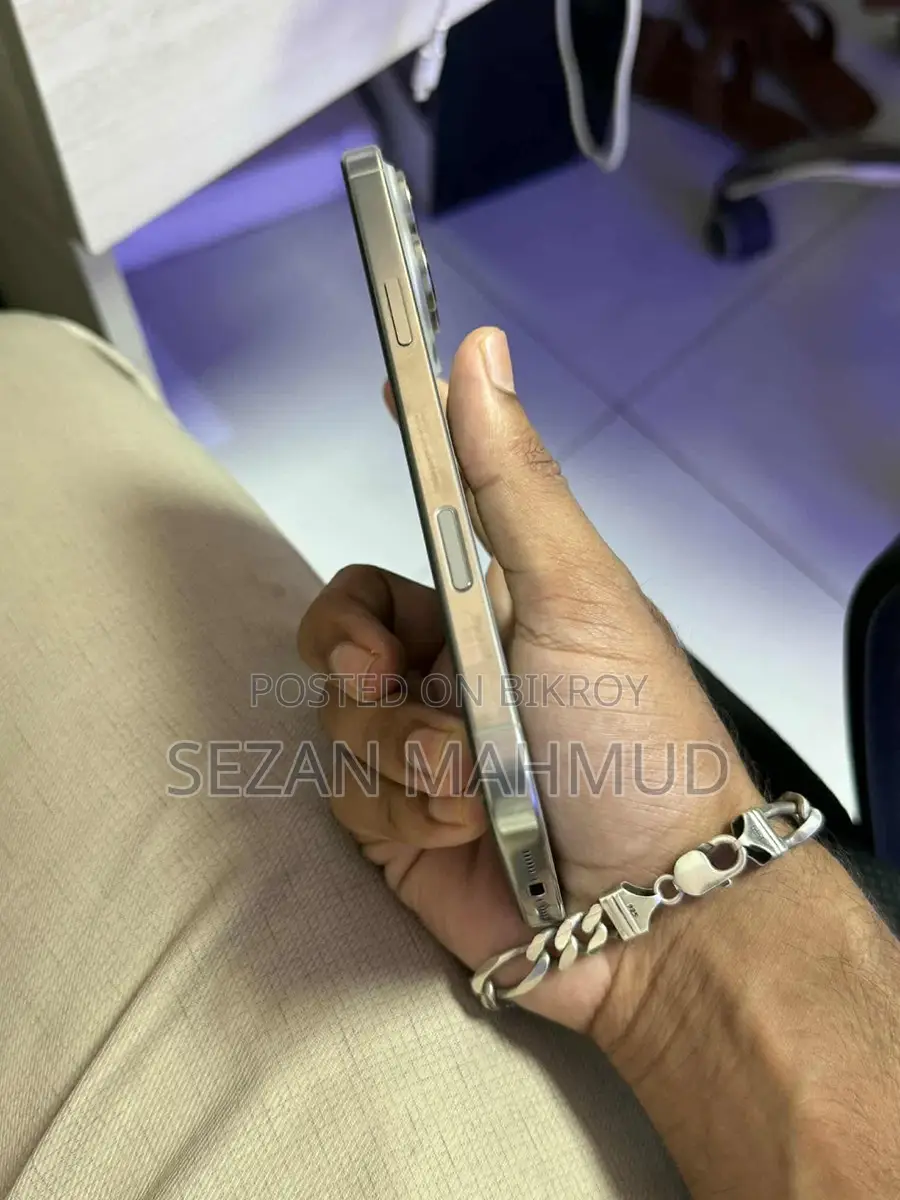 Apple iPhone 16 Pro Max (ব্যবহৃত)