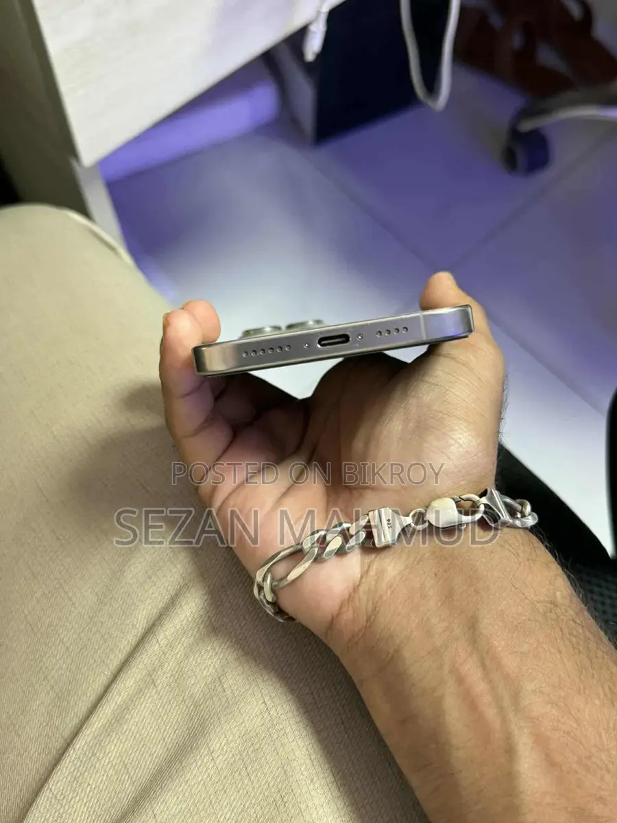 Apple iPhone 16 Pro Max (ব্যবহৃত)
