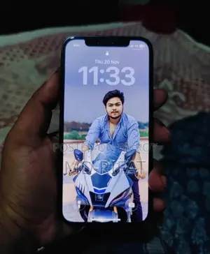 Apple iPhone 12 (Used)