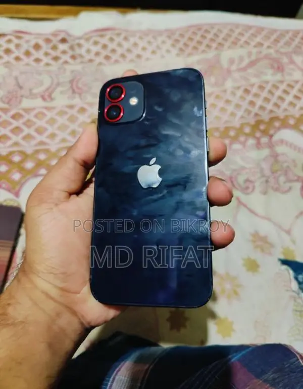 Apple iPhone 12 (Used)