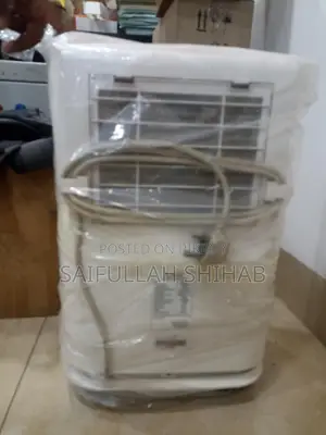 24L Gree Dehumidifier GD-24L - Excellent condition, very lightly used