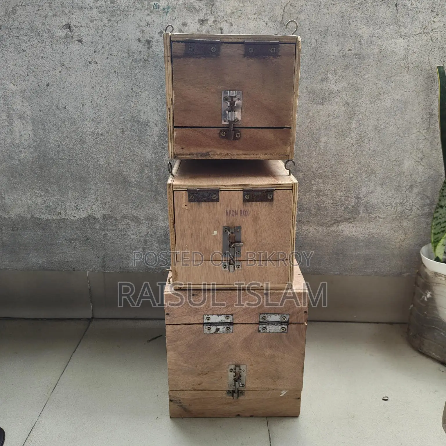 love bird and cockatiel breeding box