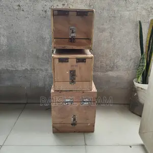love bird and cockatiel breeding box