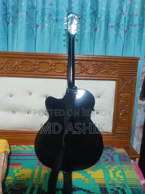 গিটার বিক্রি