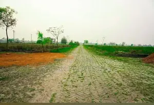 BASHUNDHARA P Extension ৬০ Ft Road 05 Kata Plot Sell..