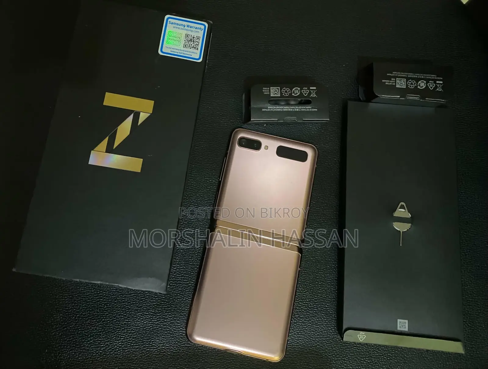 Samsung Galaxy Z Fold 2 . (Used)