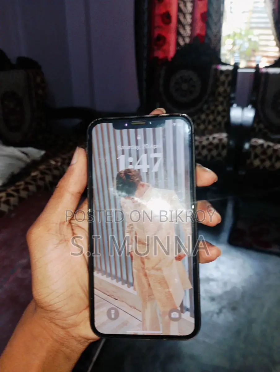 Apple iPhone XS (Used)