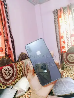 Apple iPhone XS (Used)