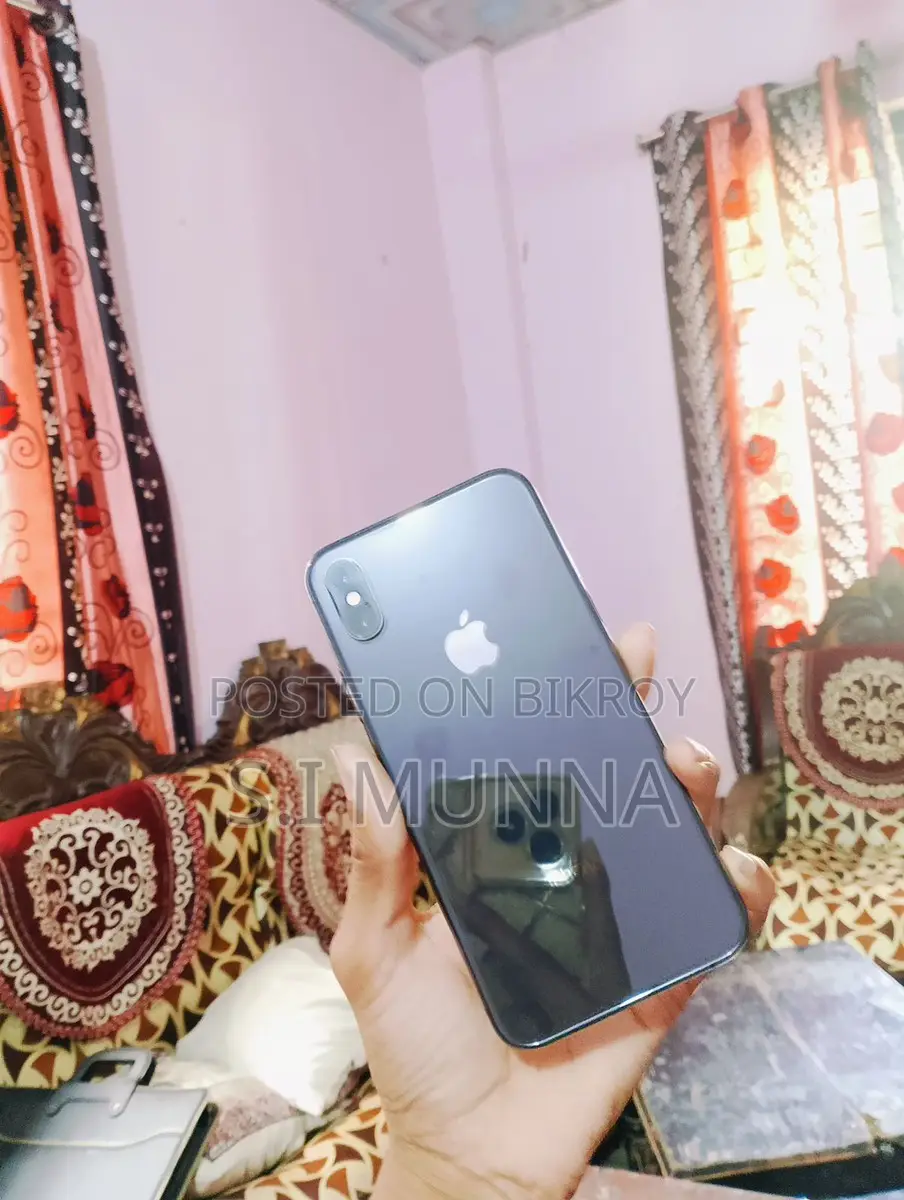 Apple iPhone XS (Used)