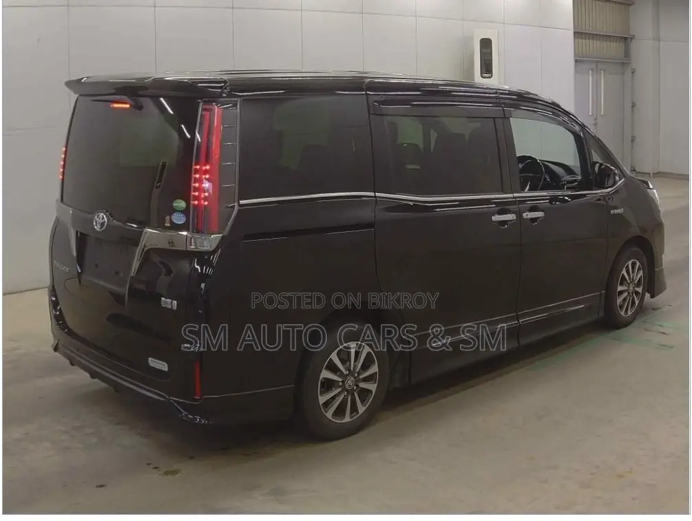 Toyota Esquire Gi Premium Black 2019