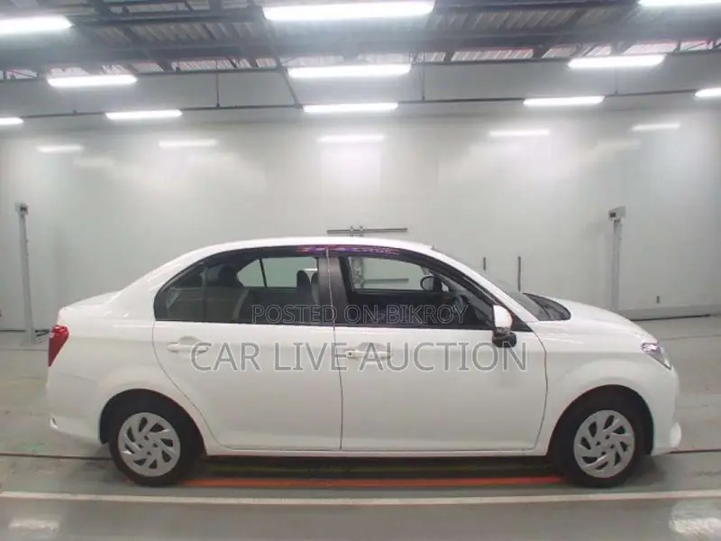 Toyota Axio NON HYBRID 2021