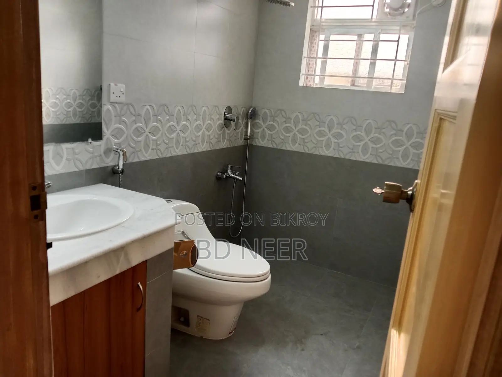 Excellent fully furnish 4 Bed room apt rent in Gulshan
