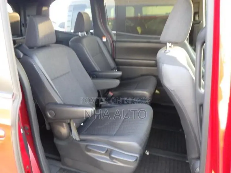 Toyota Noah SG 2022