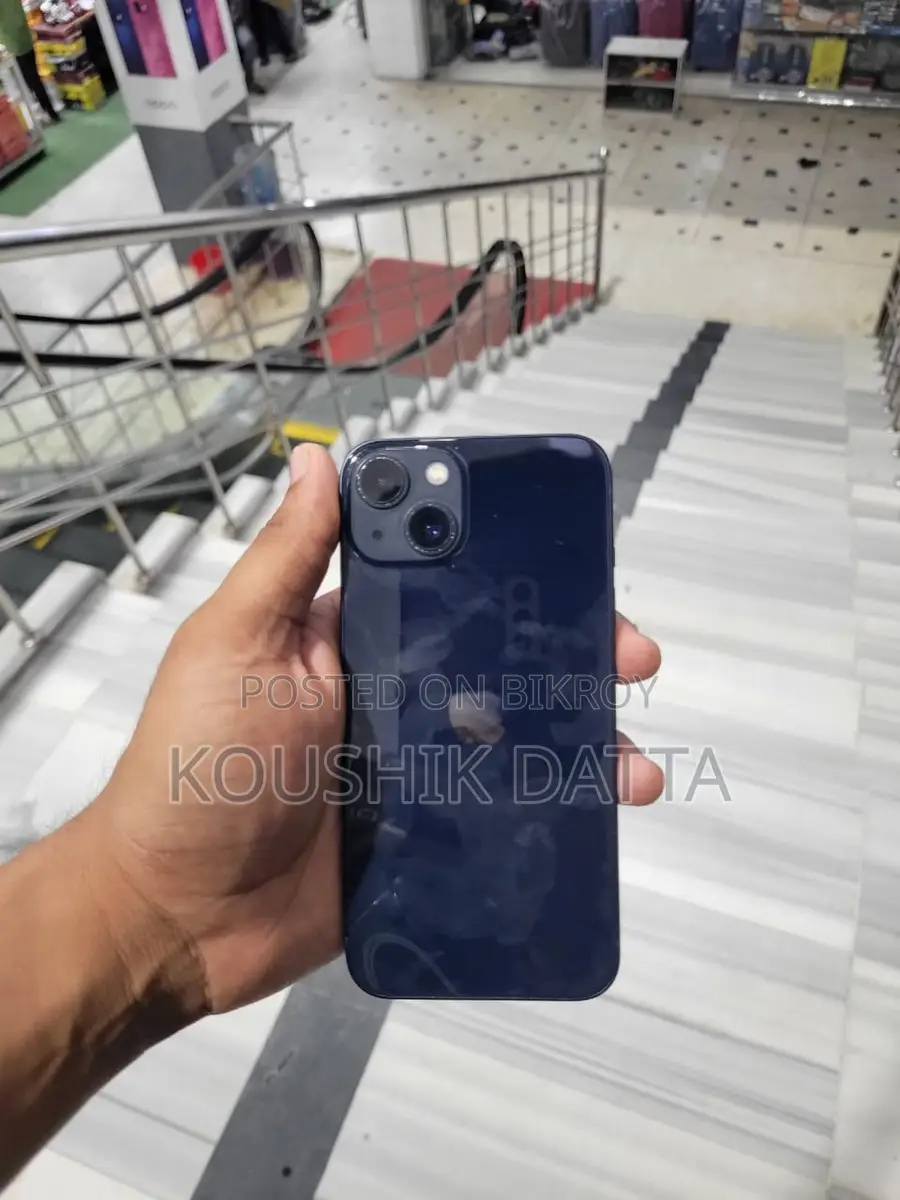 Apple iPhone 13 (Used)