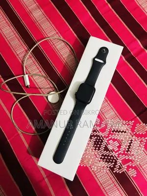 Apple Watch Series 7 ( GPS )