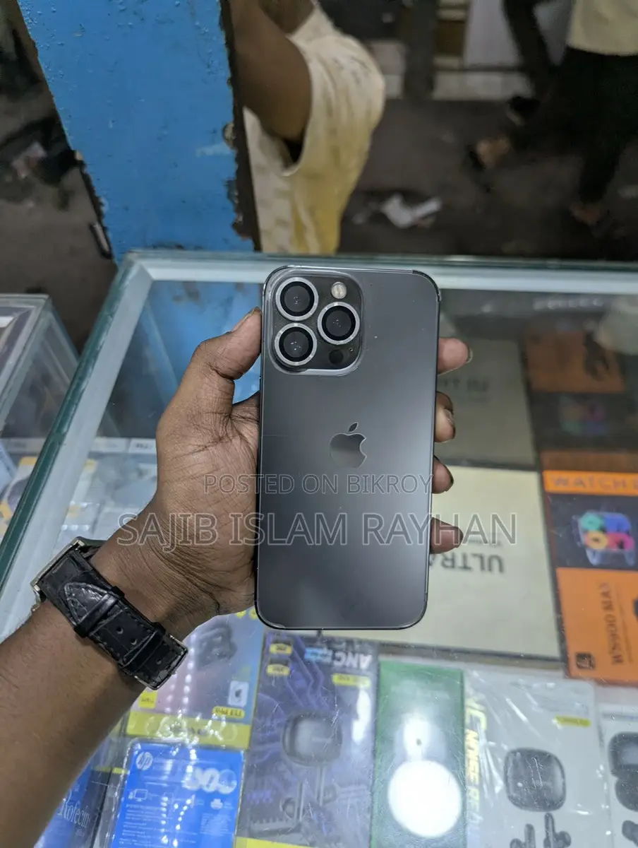 Apple iPhone 13 Pro . (Used)