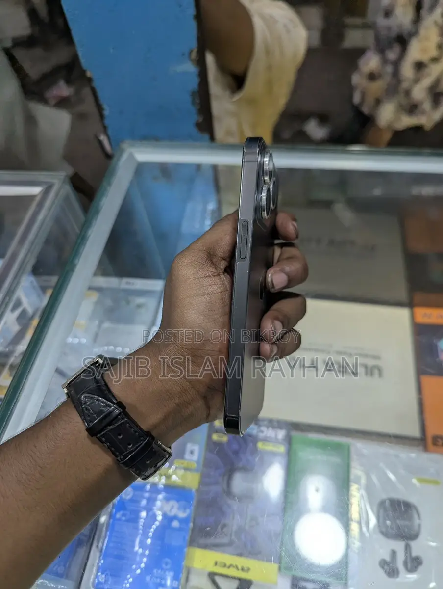 Apple iPhone 13 Pro . (Used)