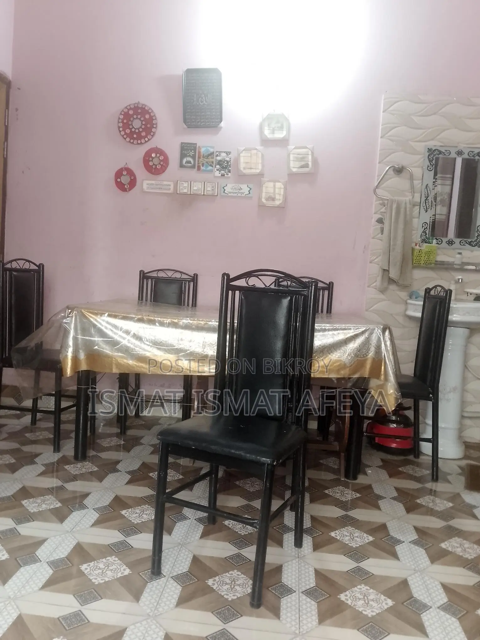 Dining Table with 6 Chairs