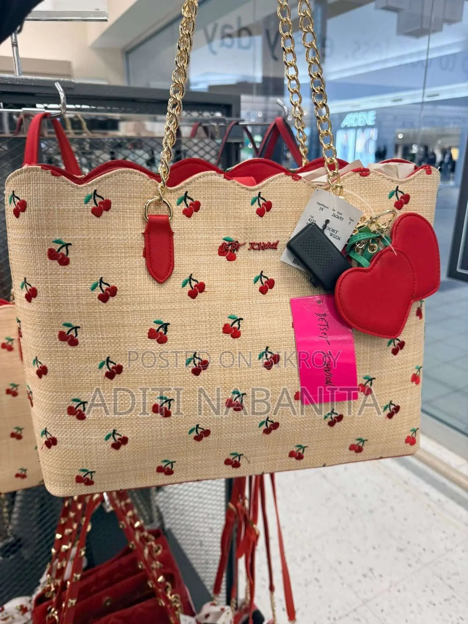 Brand : Betsey Johnson