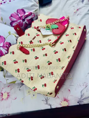 Brand : Betsey Johnson