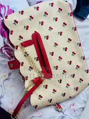 Brand : Betsey Johnson